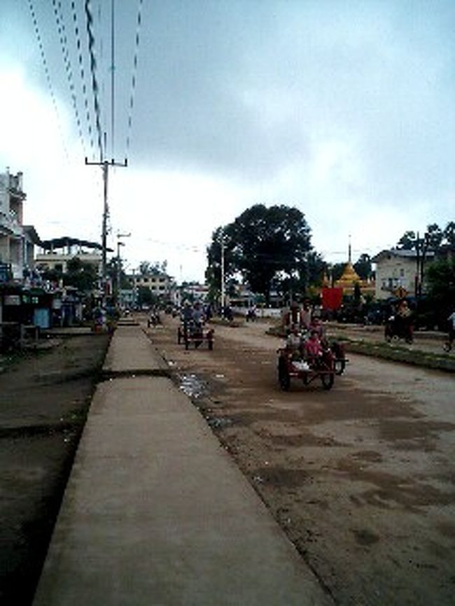 この暗さは何なんでしょう？？確かに静かだけど「静か」とは違う雰囲気なのです。