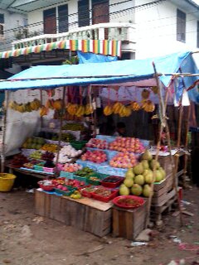 残念ながらこの町に土産物屋は皆無。本当にここは観光地でもなんでもないようです。現に観光客には一人も会ってませんから！でもそういう場所って結構居心地良いです。