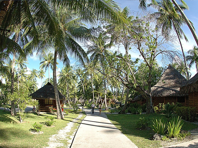 今回宿泊した『キラオア』です。全てがコテージで、なかなかGoodです。私たちは、３人で宿泊したため『ガーデンスイート』に宿泊しました。２ベットルームで少し照明が暗い感じはありましたが、広くて清潔な部屋でした。