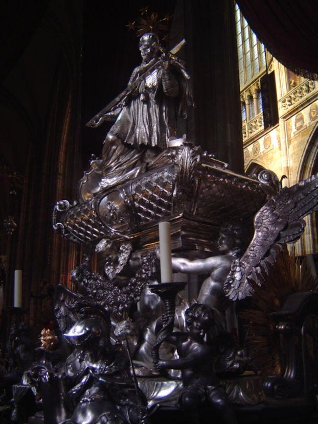 <br /><br /><br /><br /><br /><br /><br />聖壇