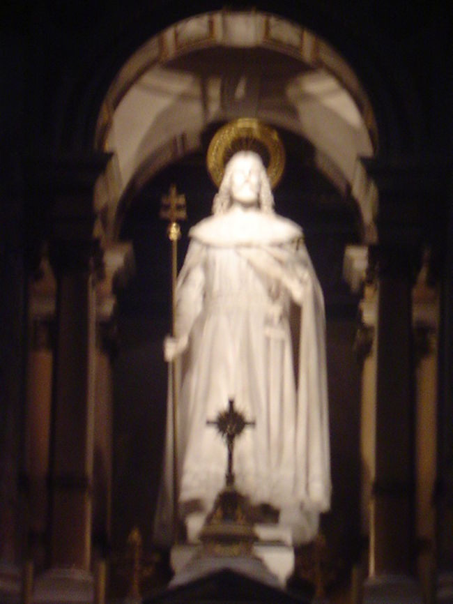 <br /><br /><br /><br /><br /><br /><br />聖壇の聖イシュトヴァーン像