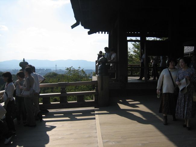 やっぱり観光客がいっぱい。そんなことお構いなしに広がる景色。