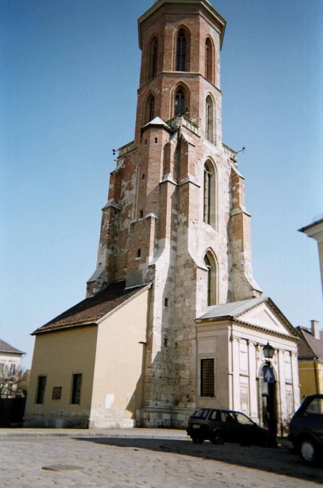 マリア・マグドナルド塔<br /><br />第二次世界大戦で、この塔だけ残ったというもので、<br />元は教会だそうです。