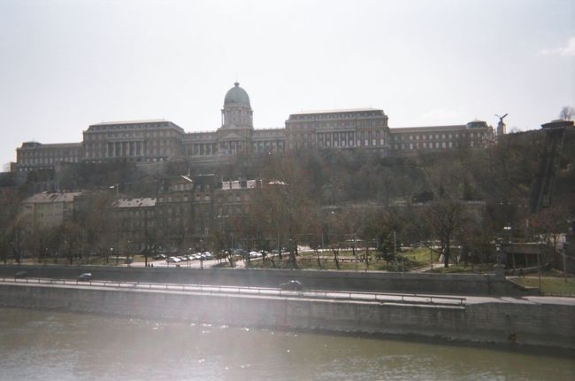 くさり橋からの王宮方面