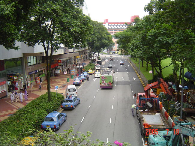 ホテルから少し行ったところの歩道橋の上から撮影。