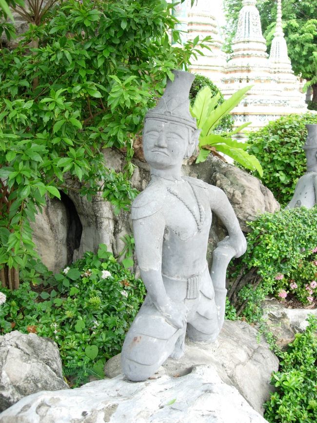 自分でタイ古式マッサージしてます。<br />痛いよぅ〜