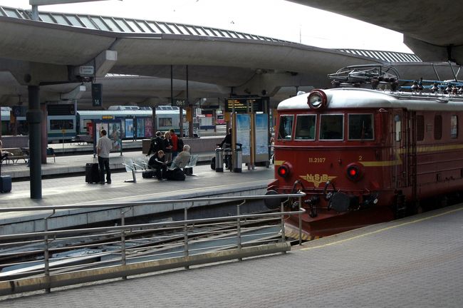 ホテルは駅のすぐ前、朝、駅まで散歩に・・
