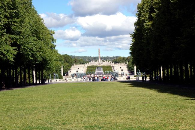 市内観光、始まりです　<br />グスタフ　ヴィーゲランが市の協力によって造った、フログネル公園へ