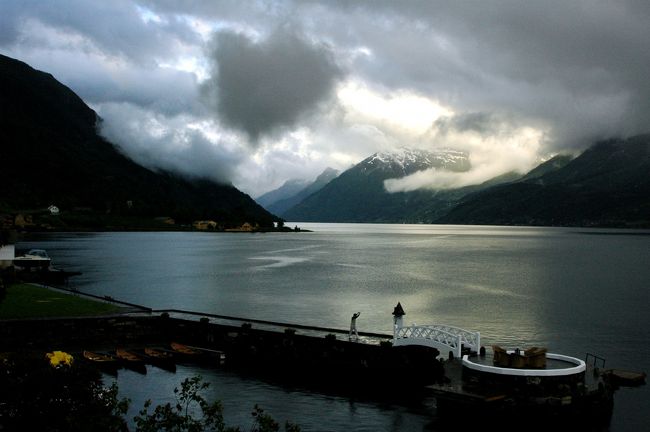 明暗のコントラストが素晴しいのですが、そう見えないのは私の腕の不徳！！