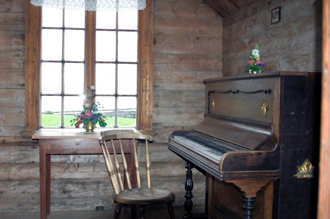 　３〜４坪ぐらい、狭い！<br />ホントに小さな別荘ですね〜