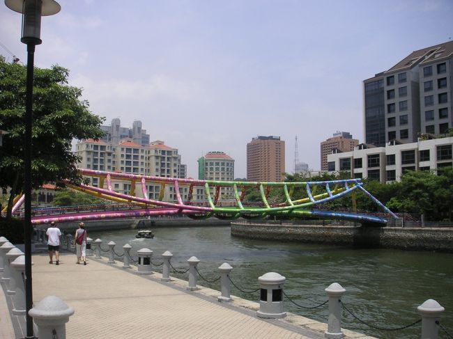 どこだったか忘れました。<br />お土産やさんまわりの時間に暇だったので外に出たらあった橋です。<br />ちと趣味が・・・。