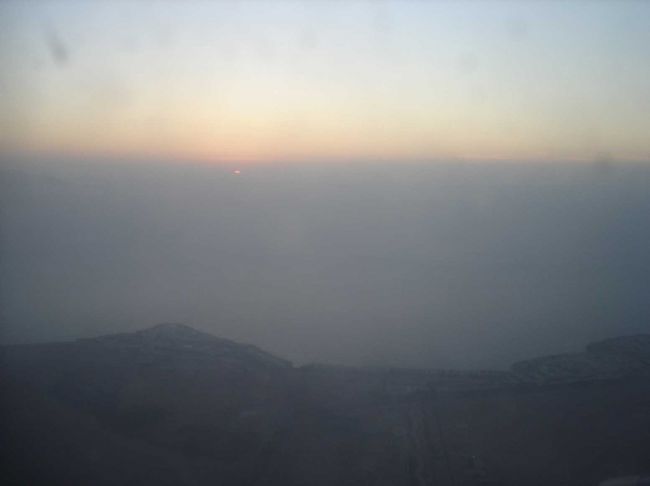 日の出とともに現地入り。