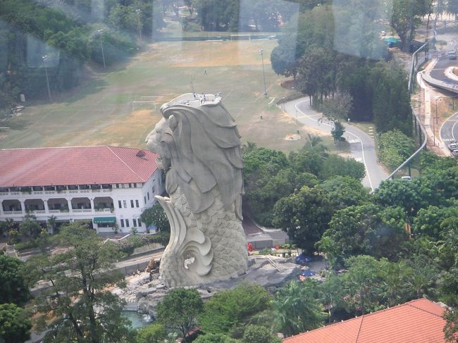 あっ！<br />マーライオン！<br />なんか頭はげてるみたい？