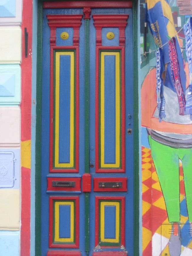 カラフルなドア