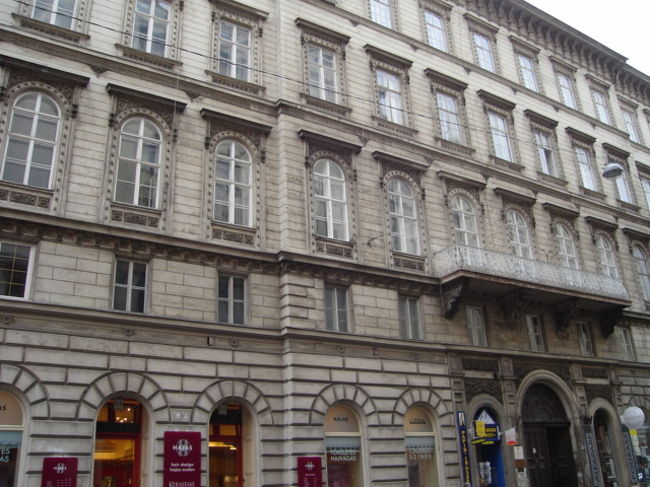 散歩のあとで授業が終わったころのＴ君ちに…