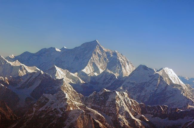 思いっきりズーム・・・<br />窓越しもあってやはり画質が・・・<br />迫力が少しも感じられないのです。<br />やはり、トレッキングをしないと無理なのですね〜