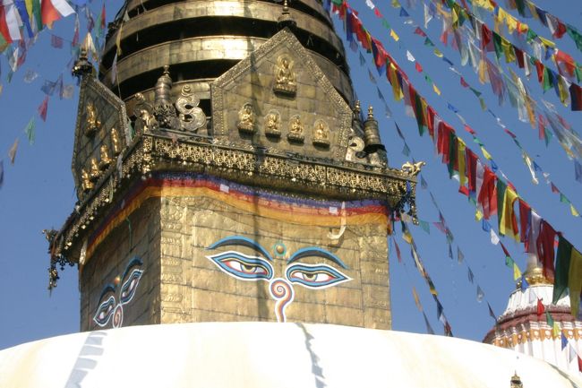 翌朝、スワヤンブナート寺院（目玉寺院）を見学