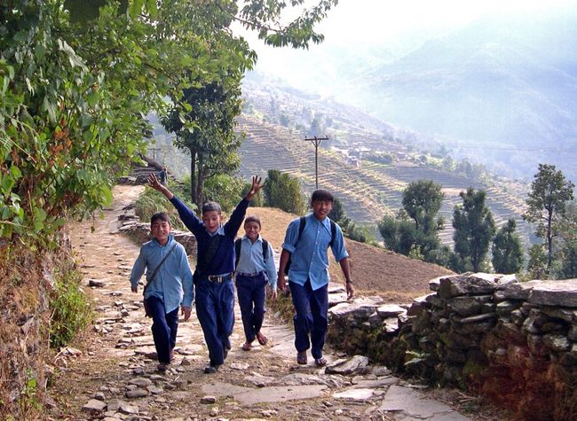 ちょうど登校の時間帯らしく沢山の生徒たちに出会いました