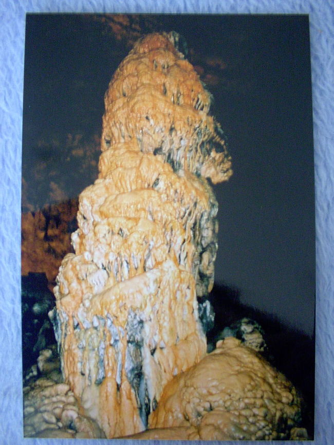 <br /><br /><br />＜お礼の言葉＞<br /><br />ここでもう一度お礼をいいたい・・・<br />ミスコルクからの列車の乗務員、エド・ハリス似のおじさん<br />乗務員さんの紹介で知り合った爽やかなお兄さん<br />バス停も無い道で停車して鍾乳洞の道を案内してくれた運転手さん<br />帰りのバス停を教えてくれた現地の住民の皆さん<br />バスの中で知り合った、ミスコルク行きの乗り換え方を教えてくれた日本人好きのおじさん<br />ミスコルクの街中で知り合ったメグライアン似の美人なお姉さん<br /><br />本当にお世話になりました。皆さんから受けたこの親切は、私も他の誰かに受け継いでいきたいと思います。<br /><br />なんて、ここに書いても意味なし★´艸`))プッ<br /><br />