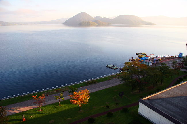 ホテルより洞爺湖を望む