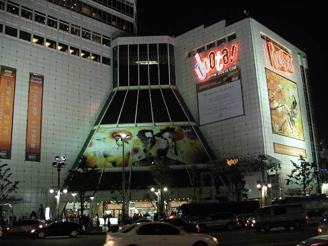 東大門の中心部ショットを．．．