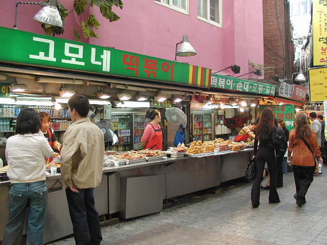 お腹がすいたら「チョイと！ひとつ！」安くて美味しい食べ物が豊富！