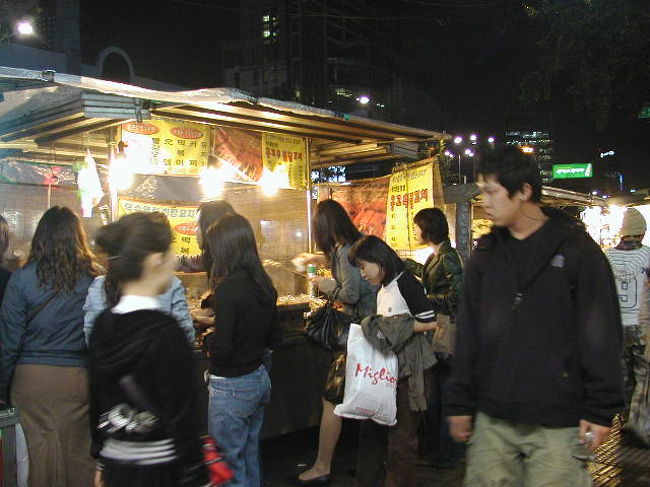 東大門の夜のショット．．．露店