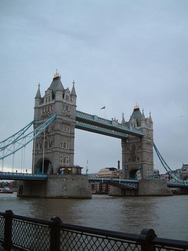 再びロンドンタワーブリッジへ。<br />