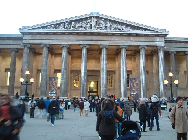 『大英博物館』です。