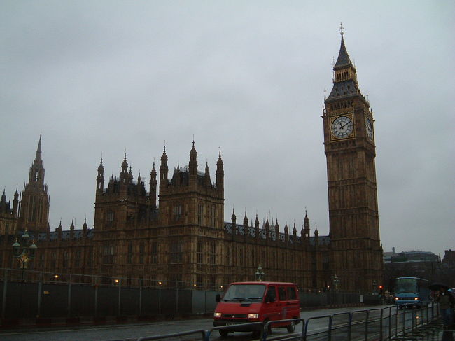 昨日上から見た『ビッグベン』<br />この日は天気が悪いこともあって、ちょっと暗い印象。