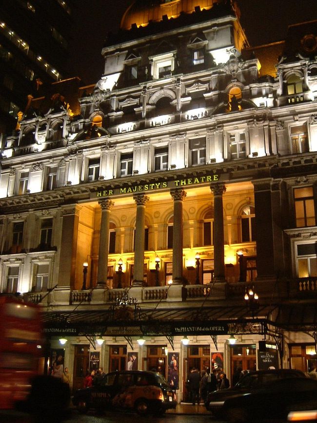 この旅行の最終日。<br />ミュージカル「オペラ座の怪人」を見るため、『ハーマジェスティーシアター』へ。<br />これは日本からインターネットでチケットを取っておきました。<br />楽しみにしてたかいあって大満足でした。<br />