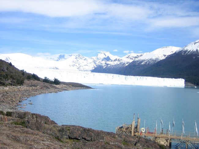 遠くから見た氷河です。