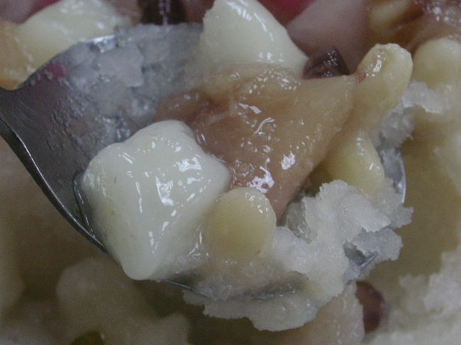 いろんな食感が楽しい。モチモチ白玉が最高です。