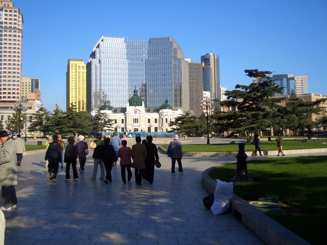 高層ビルが立ち並ぶ近代都市