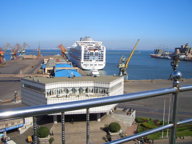 展望台より眼下に”Diamond　Princess”が見える