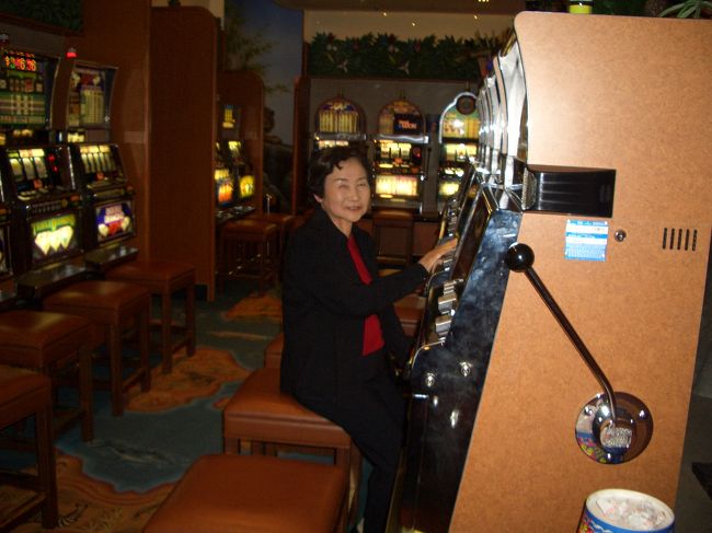 カジノで、<br />乗組員人数：<br />?　比島　　　４２０　　　　?　インド　　　　９７　<br />?　メキシコ　　８７　　　　?　ルーマニア　　７７<br />?　英国　　　　６８　　　　?　タイ　　　　　５７　?　カナダ　　　５５　　　　?　南アフリカ　　３５<br />?　ポルトガル　３０　　　　?　ポーランド　　２７<br />４０ケ国　　合計　１１３４名　　　　　　日本　１　　　　　　