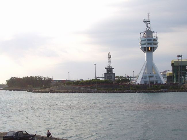 かつて高雄第二港口まで来たことないので、この周りもよく知らない。紅毛港側の高字塔を除く、対岸のもう一つの高字塔を発見したとちょっとびっくりしたんだ！