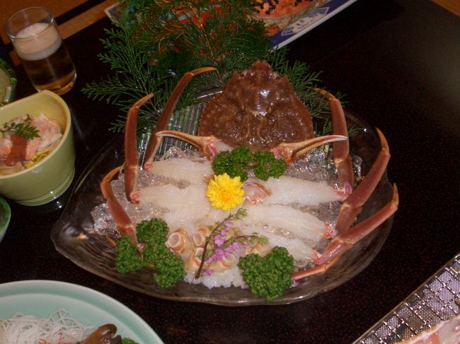 少ししたら新鮮なカニ刺し登場。<br />これがあるからここまで来るのです。<br />あまくておいしかった〜ぁ!!!