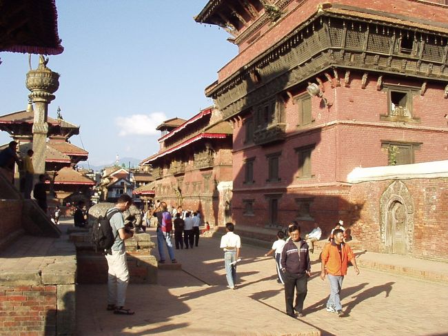 パタンダルバールスクエア<br />ネパールのダルバールスクエアは皆こんな感じなので一箇所行けば十分かと･･･<br />昔はカトマンズのダルバールスクエアに入場料はとられなかったのですが、今はしっかりとられます。でも抜け道を見つければただで入場できることも･･･!!