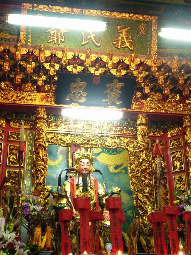 廟の名にごとく、義民廟の中で奉るのは義民爺という神です。しかし、僕は清国を助けて台湾を落とした人を祭る気がありません。