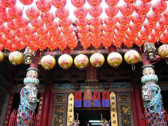 東寧時代（鄭成功の息子鄭経が創立した王朝）の１６７３年に創建された旗後天后宮はいつまでも地元の漁民たちを守ります。