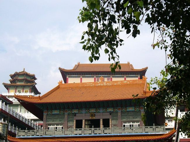 元亨寺と言えば、観世音菩薩を奉る旧寺や釈迦如来を奉る新寺２所がある。旧寺は寿山の下に、新寺は寿山のふもとで位置します。旧寺から新寺を望んだとその高低の落差を感じれました！