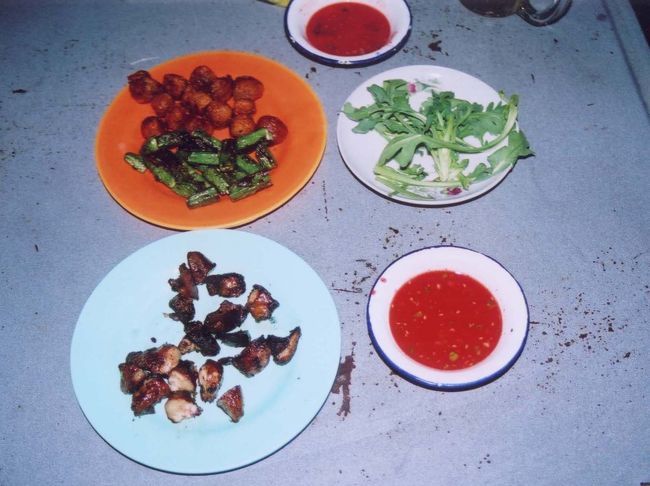 そうこうしているうちにミートボールが出てきました。<br />これは串焼きではなくて、別メニューです。<br />ふわふわっと柔らかくてこれまたいける！