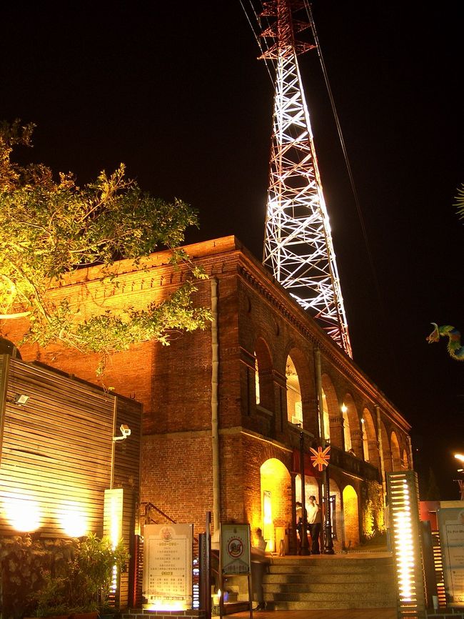 旗後砲台から離れたとしばらく鼓山フェリー乗り場の傍にある氷屋で美味しい果物氷を食べて、また旧英国領事館へ移動。やっぱり領事館に何回来ても飽きなかったね！
