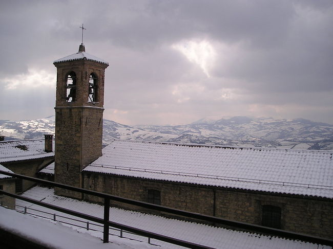 雲行きが怪しくなってきました。