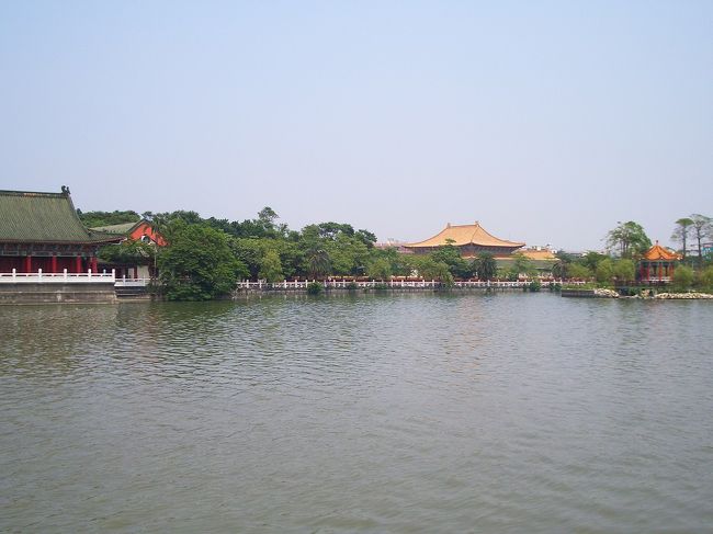 見えました！孔廟の正殿の屋根..