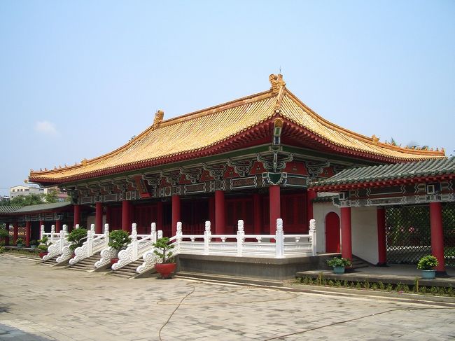 崇聖祠は孔子の５代祖先を奉るところである。一方、旧孔廟が残る最後の建物も崇聖祠となります。