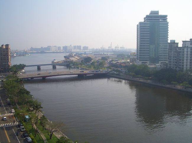 次は叔母さんの友人を訪ねて来ました。露台からの眺めはこうなりました。確かに居心地の良いマンションですね！