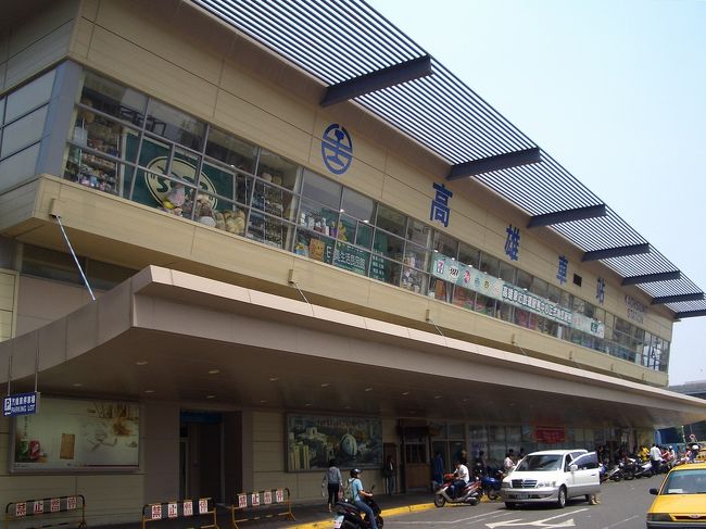 嘉義に向かう列車が出発するまで２０分残りから、前駅に戻ってきた。外は暑すぎので、やっぱり駅内で留める方がいいと思ってた！