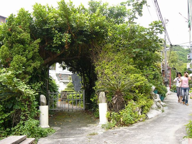 福徳宮の後ろの裏道にて。ここから登ると、旧英国領事館に至ることもできます！